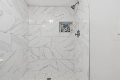3074 Lake Bayshore Drive Bradenton FL 34205