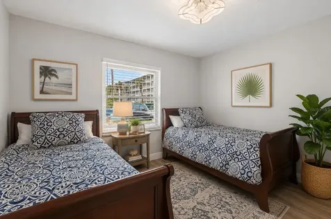 3074 Lake Bayshore Drive Bradenton FL 34205