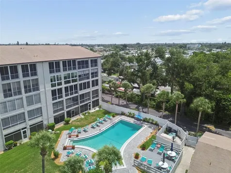 3074 Lake Bayshore Drive Bradenton FL 34205