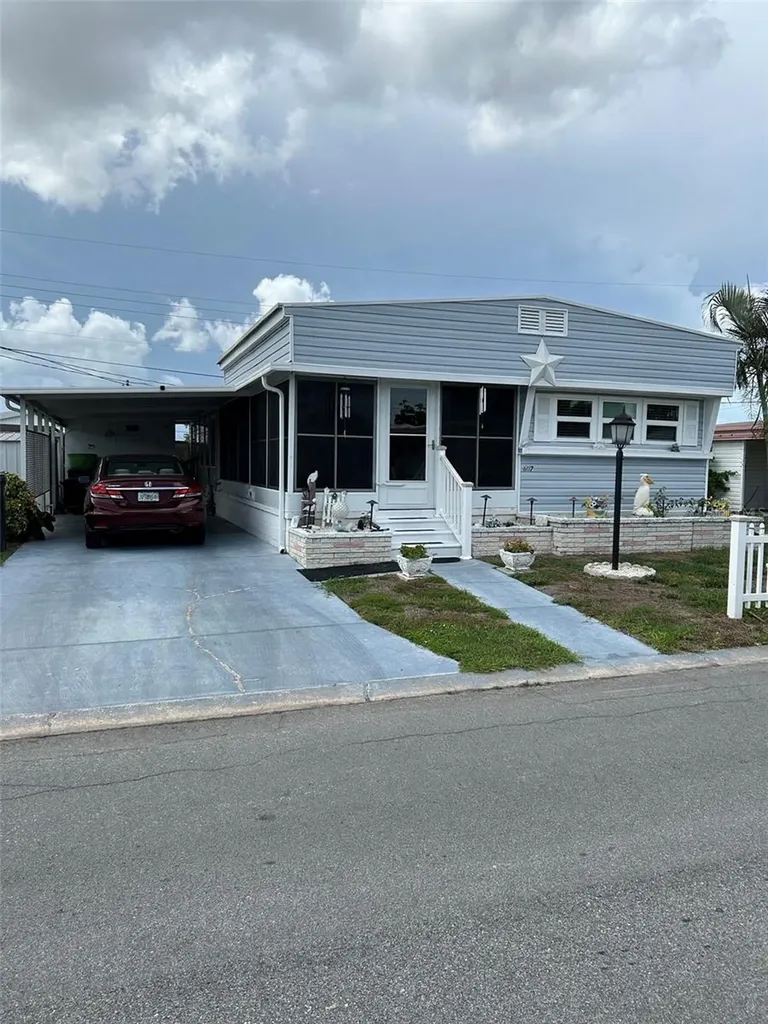 607 50th Avenue Ter W Bradenton FL 34207