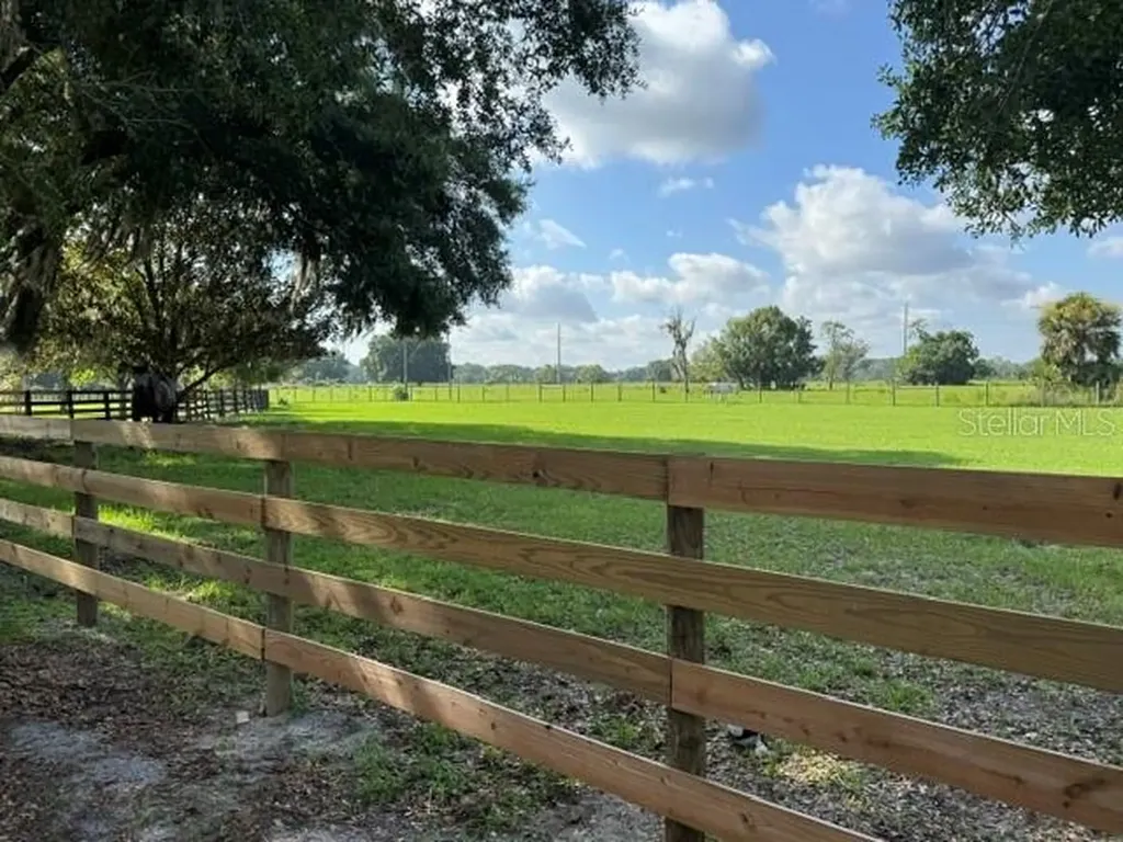 35934 Gatch Road Eustis FL 32736
