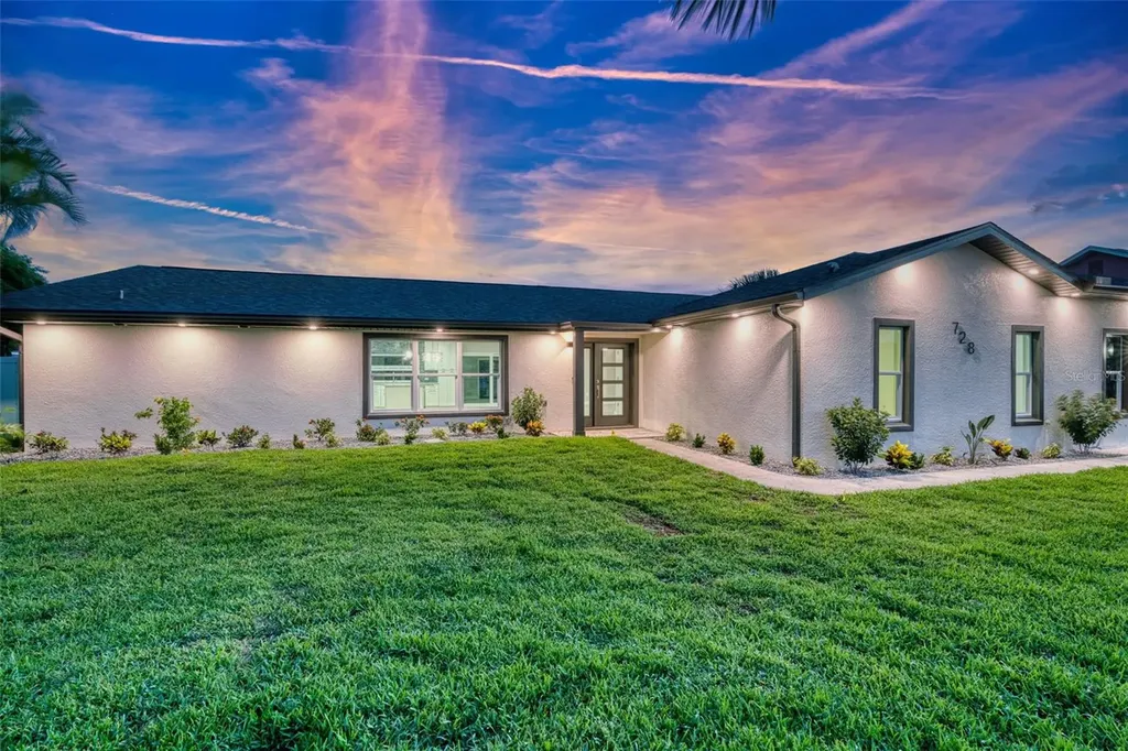 728 Spanish Main Drive Apollo Beach FL 33572