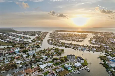 728 Spanish Main Drive Apollo Beach FL 33572