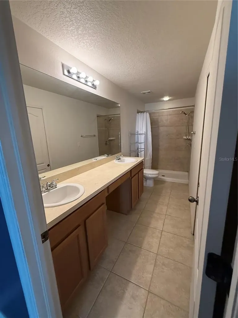 5032 White Sanderling Court Tampa FL 33619