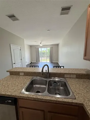 5032 White Sanderling Court Tampa FL 33619