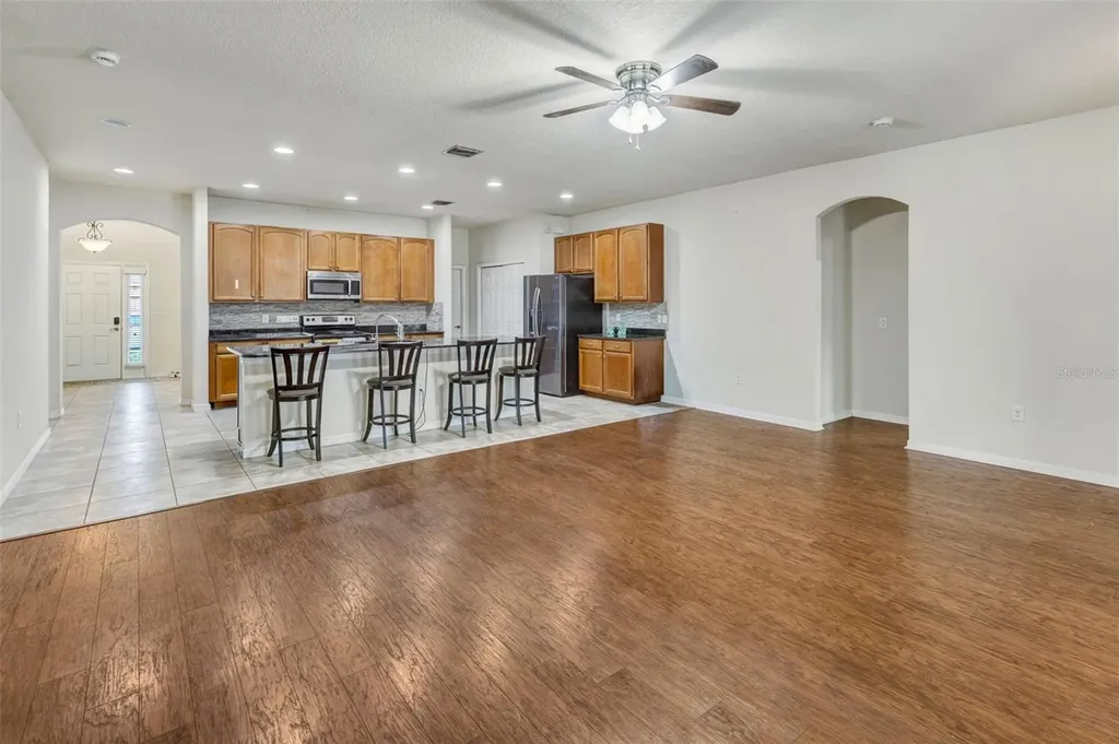 2206 Via Cortona Street Plant City FL 33566