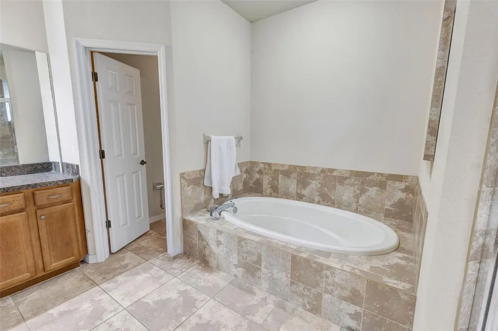 2206 Via Cortona Street Plant City FL 33566