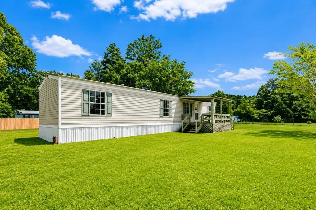 219 SE Adams Street High Springs FL 32643