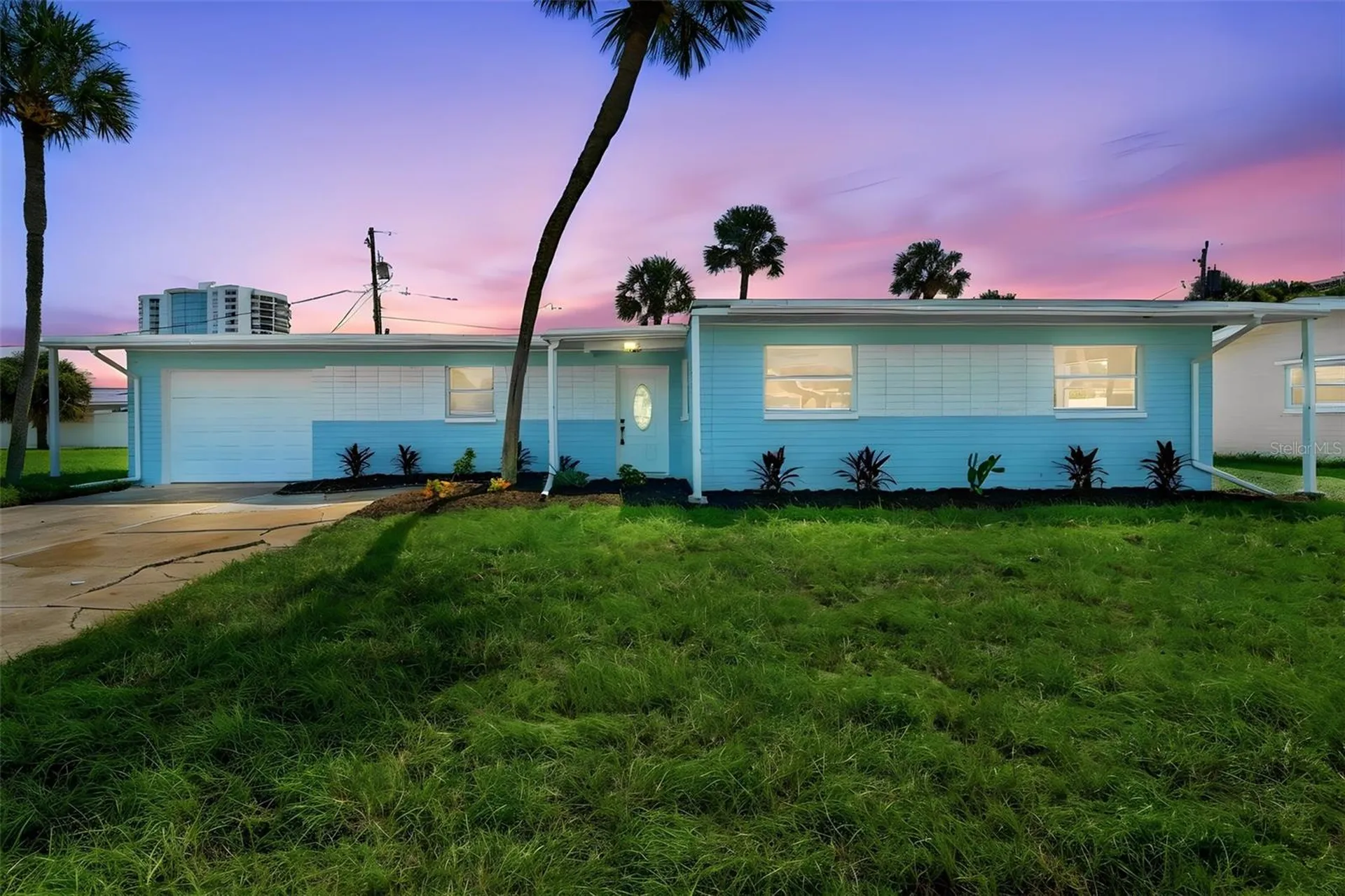 2542 W Coral Way Daytona Beach FL 32118