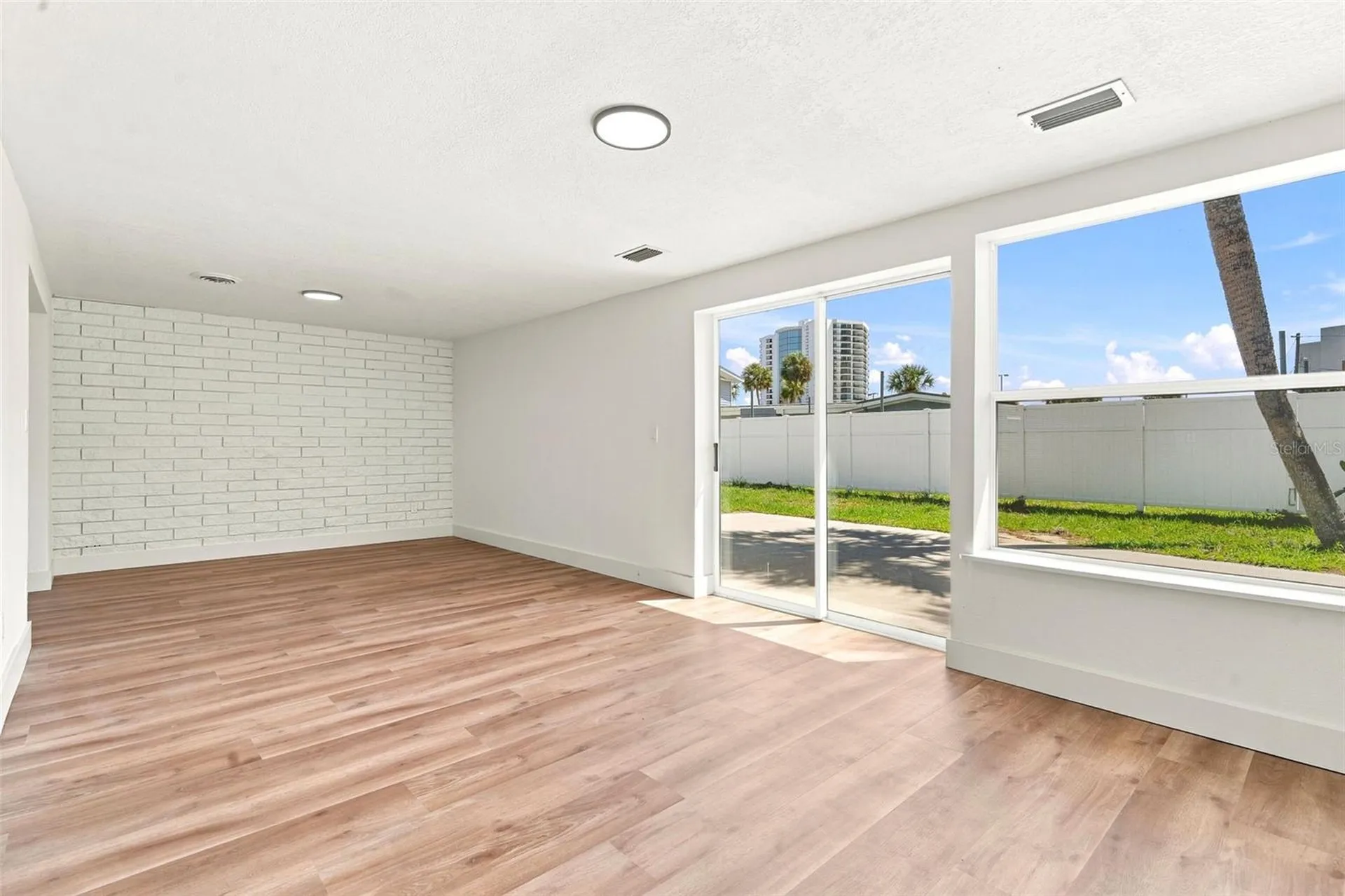 2542 W Coral Way Daytona Beach FL 32118