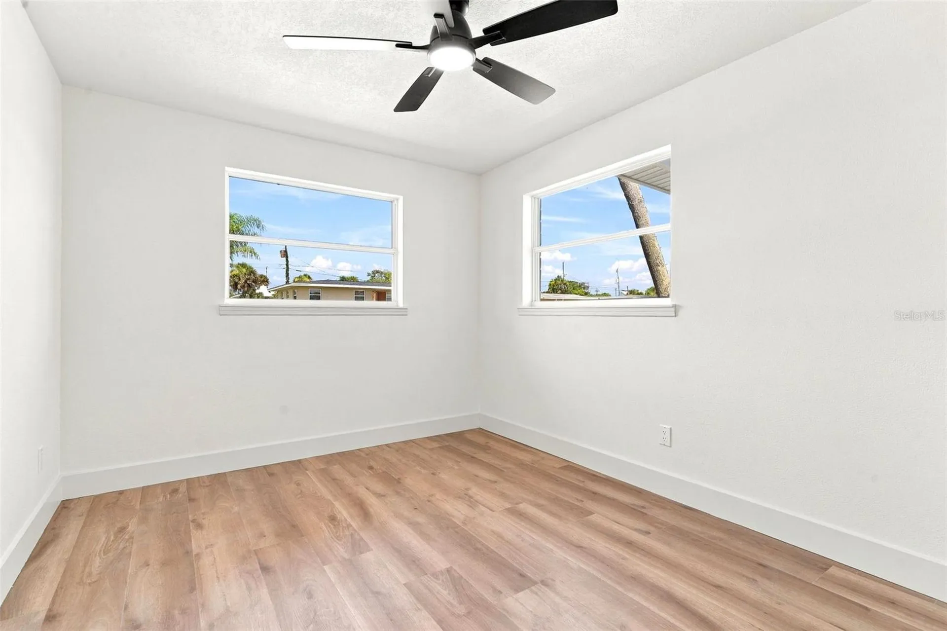 2542 W Coral Way Daytona Beach FL 32118