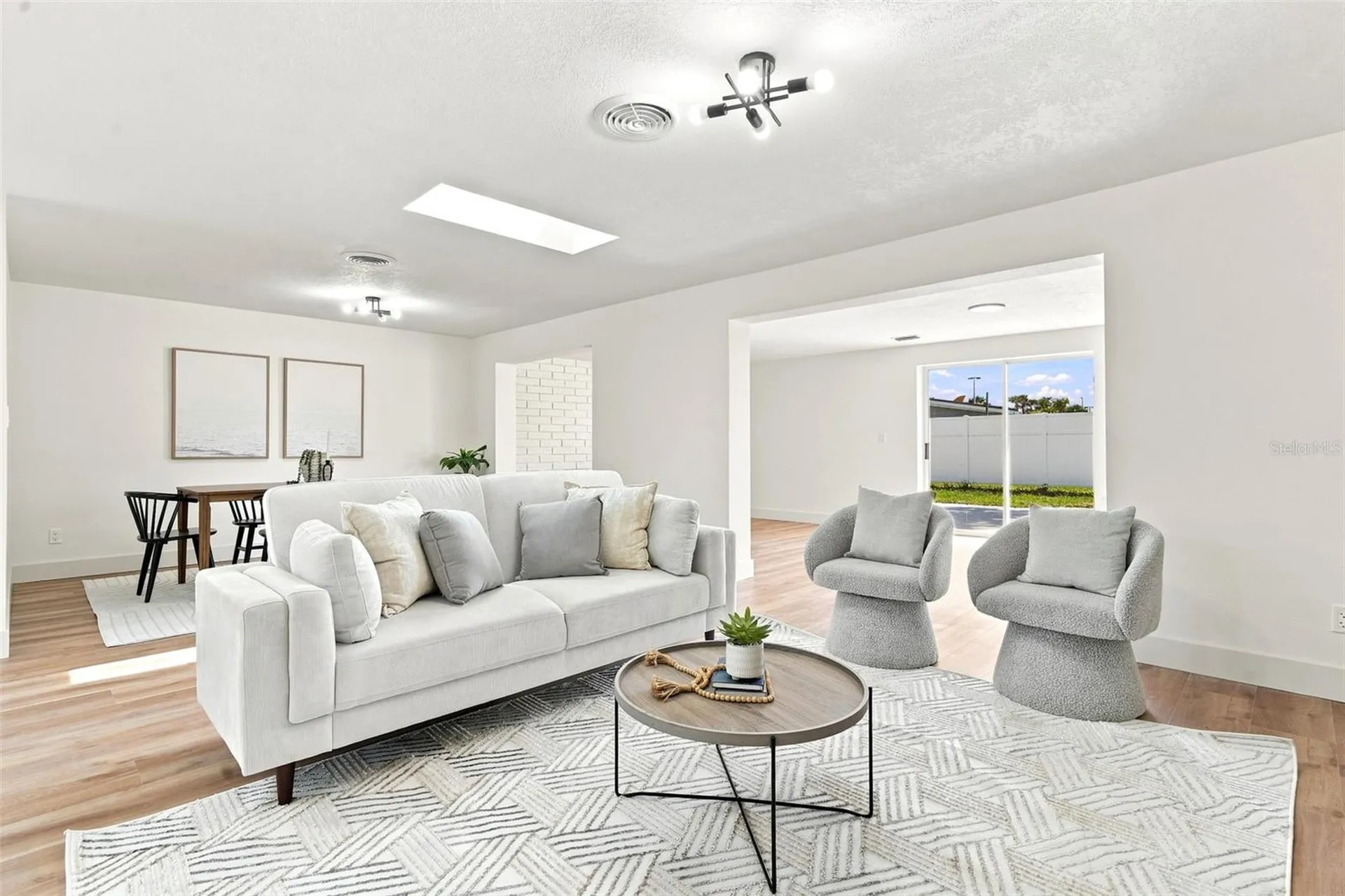 2542 W Coral Way Daytona Beach FL 32118