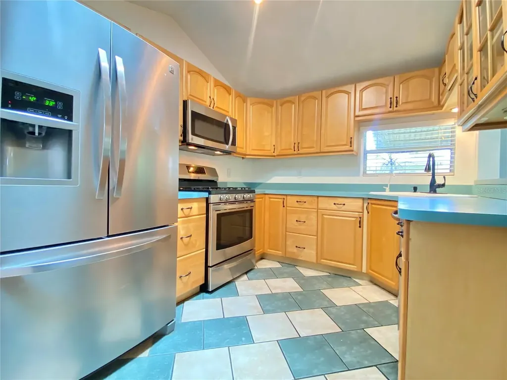 5341 43rd Avenue N St Petersburg FL 33709