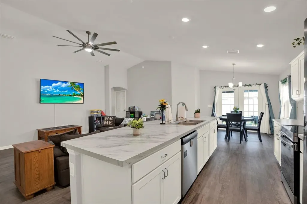 117 Eagle Summit Drive Ruskin FL 33570