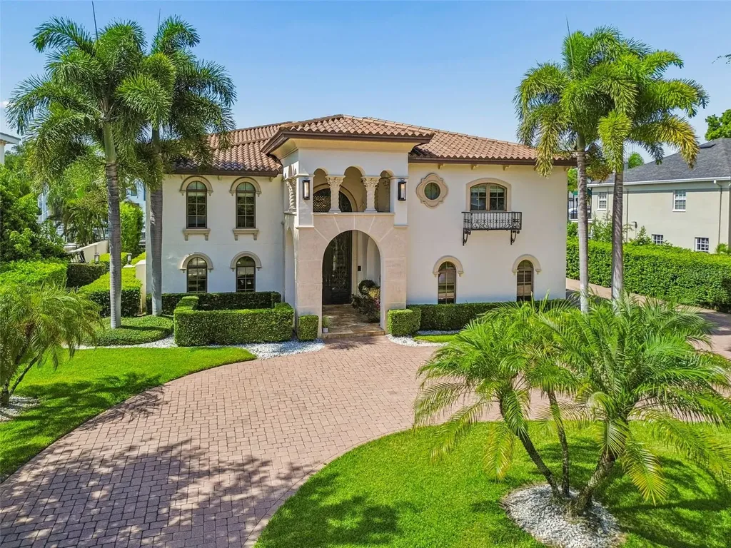 4927 Lyford Cay Road Tampa FL 33629