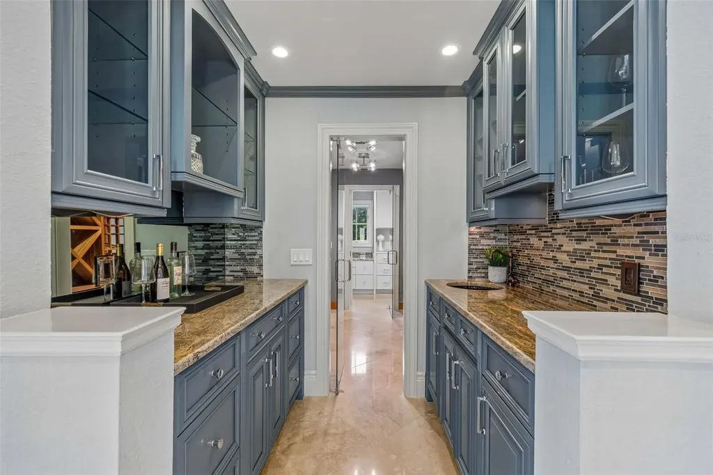 4927 Lyford Cay Road Tampa FL 33629