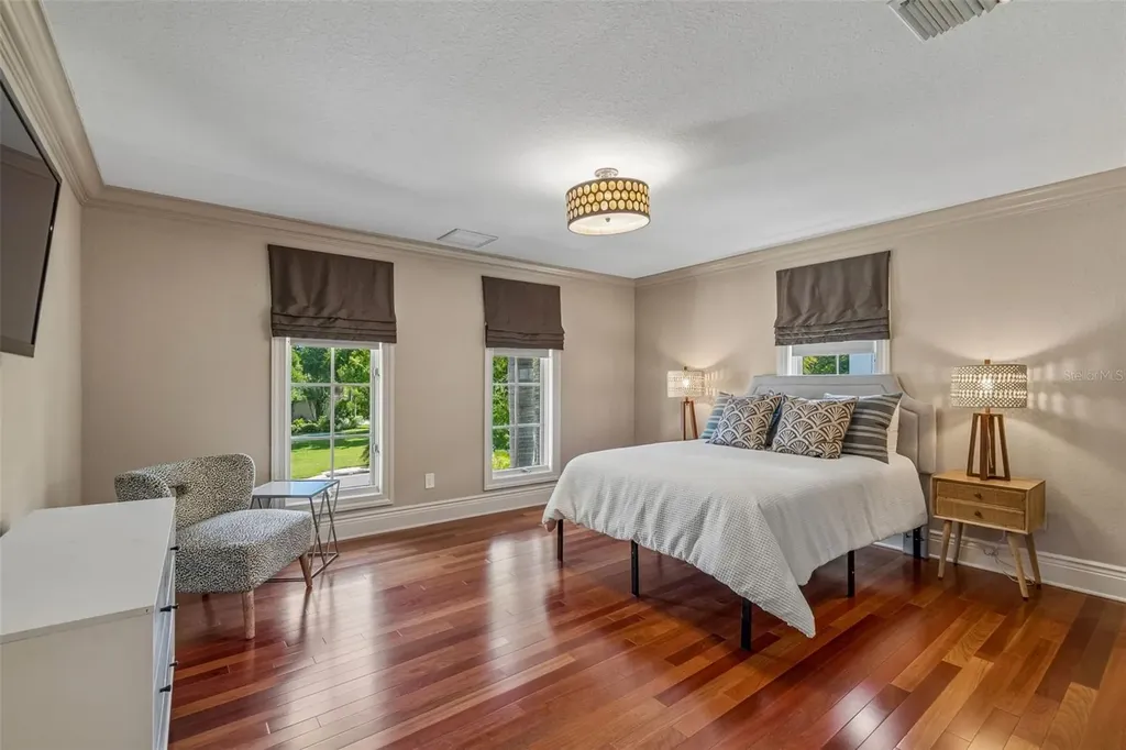 4927 Lyford Cay Road Tampa FL 33629