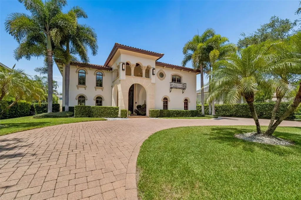 4927 Lyford Cay Road Tampa FL 33629