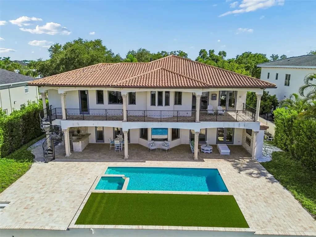 4927 Lyford Cay Road Tampa FL 33629