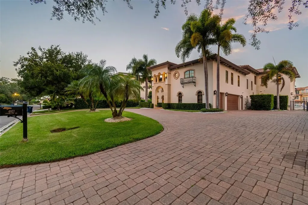 4927 Lyford Cay Road Tampa FL 33629