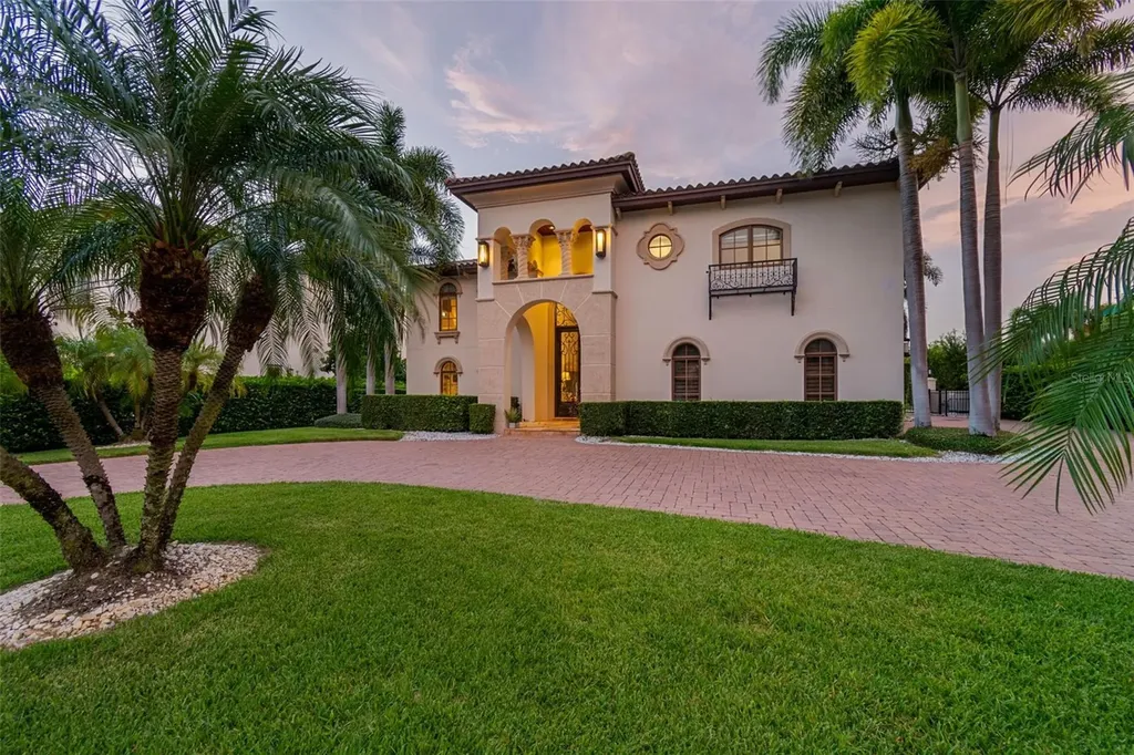 4927 Lyford Cay Road Tampa FL 33629