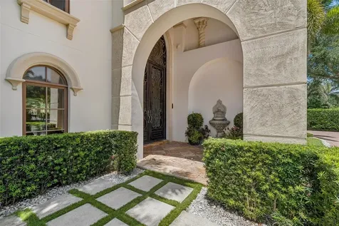 4927 Lyford Cay Road Tampa FL 33629