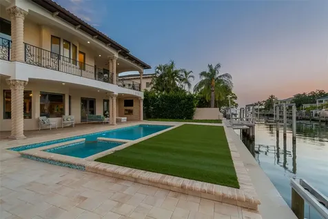 4927 Lyford Cay Road Tampa FL 33629