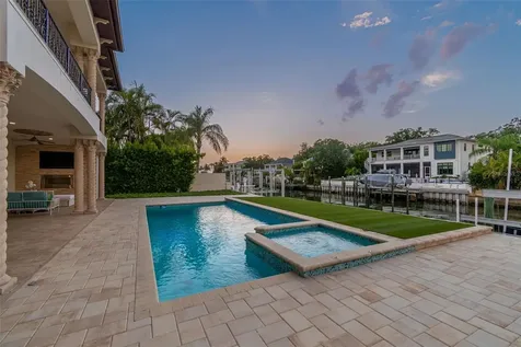 4927 Lyford Cay Road Tampa FL 33629