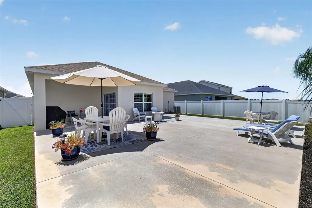 12615 NE 49th Drive Oxford FL 34484