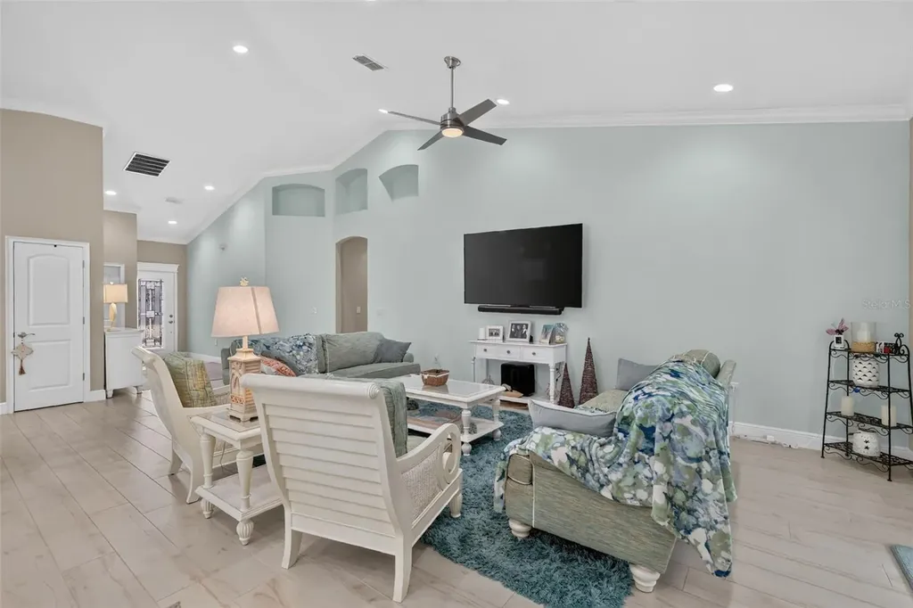 12615 NE 49th Drive Oxford FL 34484