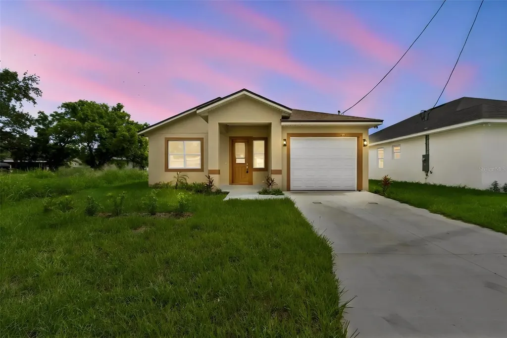 2523 Avenue E SW Winter Haven FL 33880