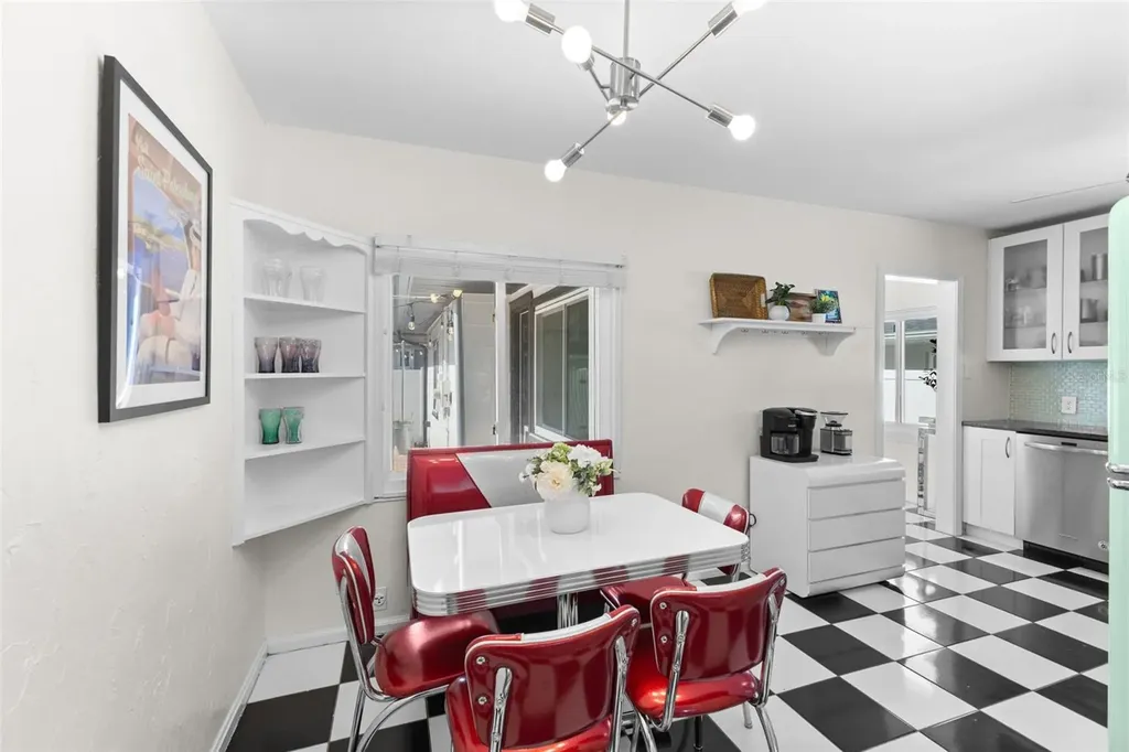170 22nd Avenue N St Petersburg FL 33704