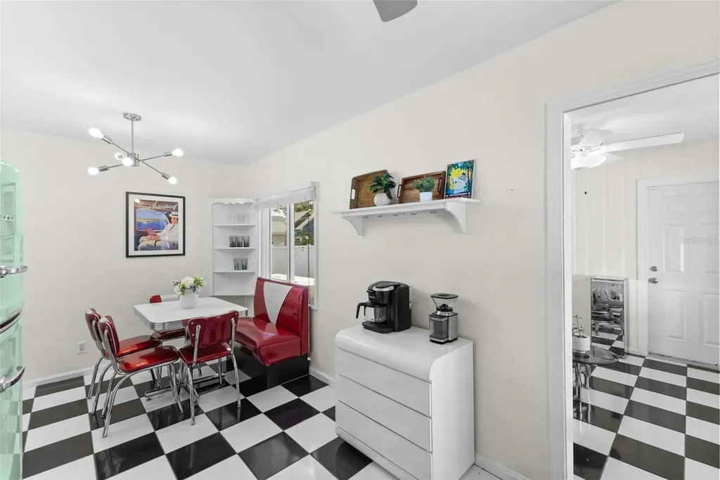 170 22nd Avenue N St Petersburg FL 33704