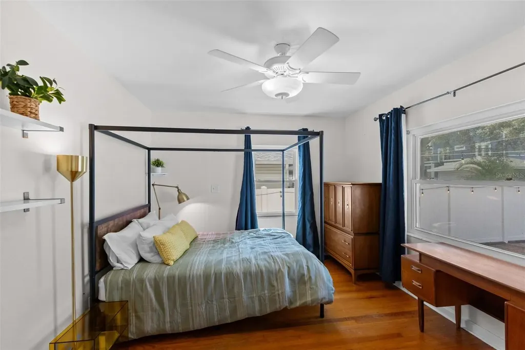 170 22nd Avenue N St Petersburg FL 33704