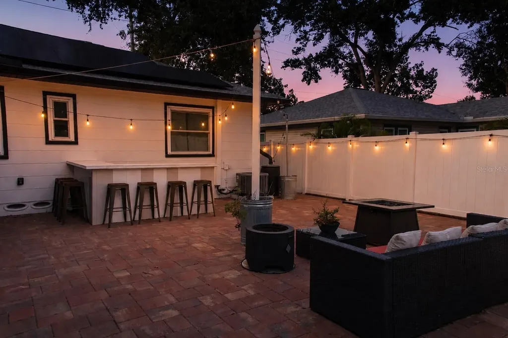 170 22nd Avenue N St Petersburg FL 33704