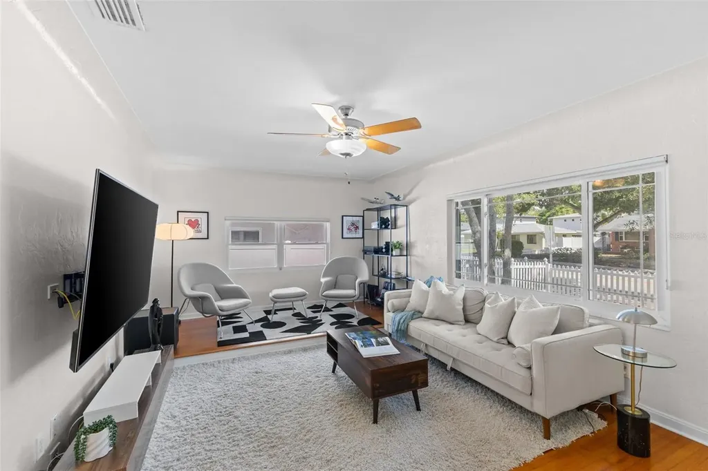 170 22nd Avenue N St Petersburg FL 33704