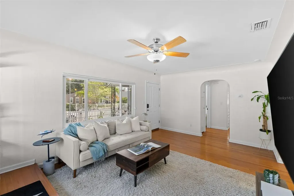 170 22nd Avenue N St Petersburg FL 33704