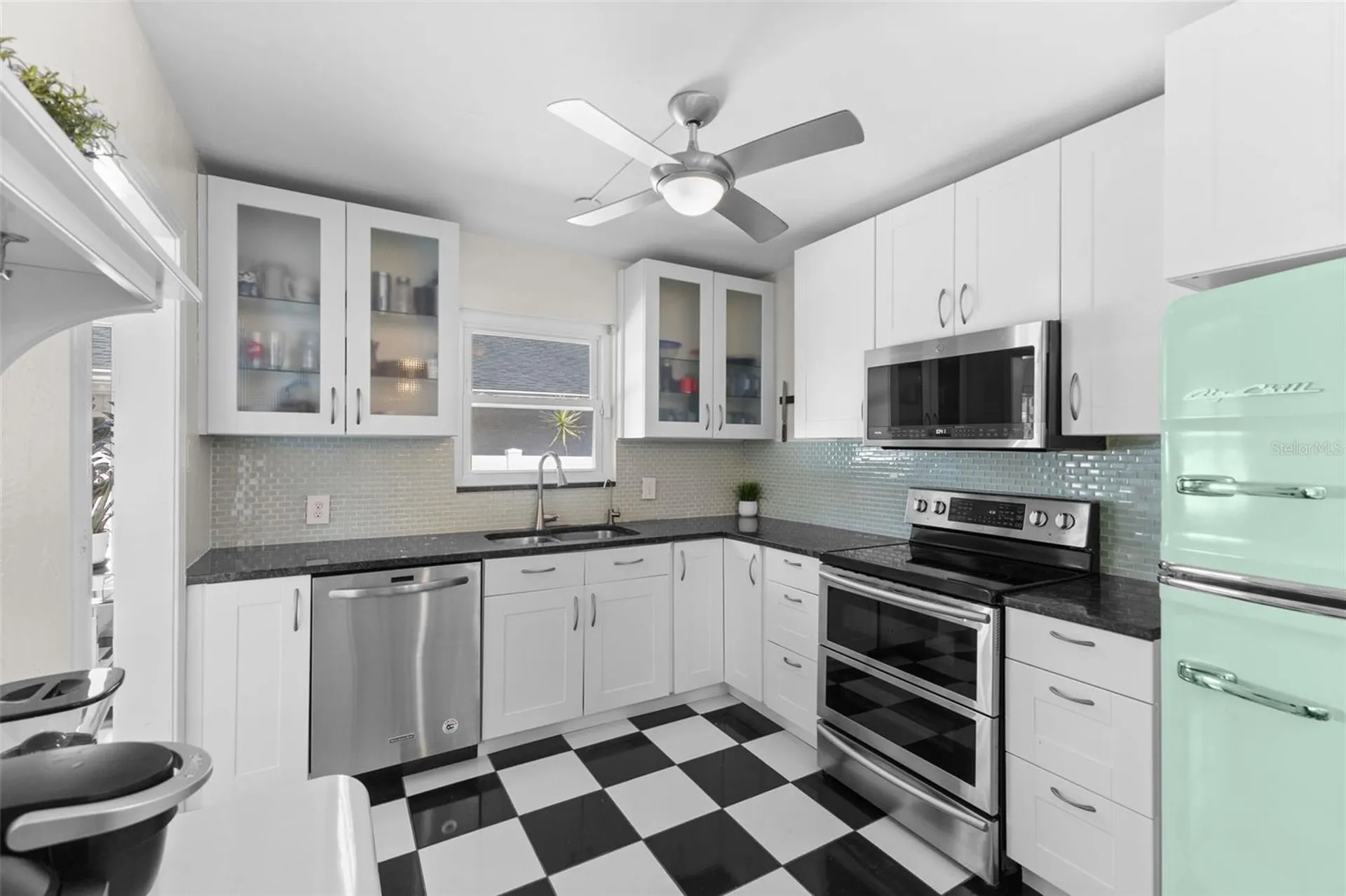 170 22nd Avenue N St Petersburg FL 33704
