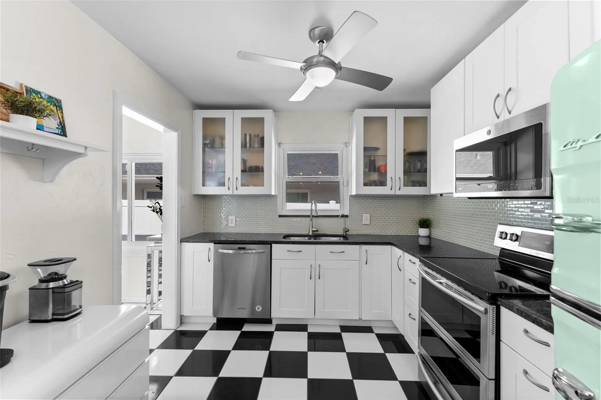 170 22nd Avenue N St Petersburg FL 33704
