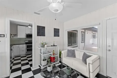 170 22nd Avenue N St Petersburg FL 33704