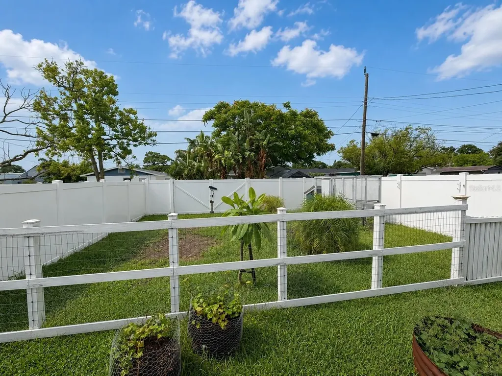 3753 15th Avenue N St Petersburg FL 33713