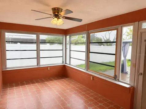 3753 15th Avenue N St Petersburg FL 33713