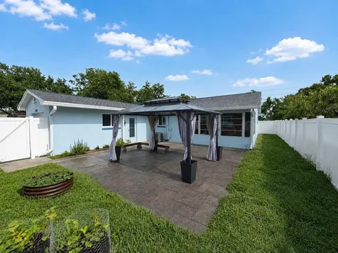 3753 15th Avenue N St Petersburg FL 33713