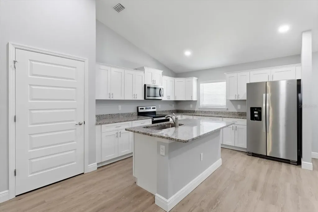 9198/9200 N Peachtree Way Citrus Springs FL 34434