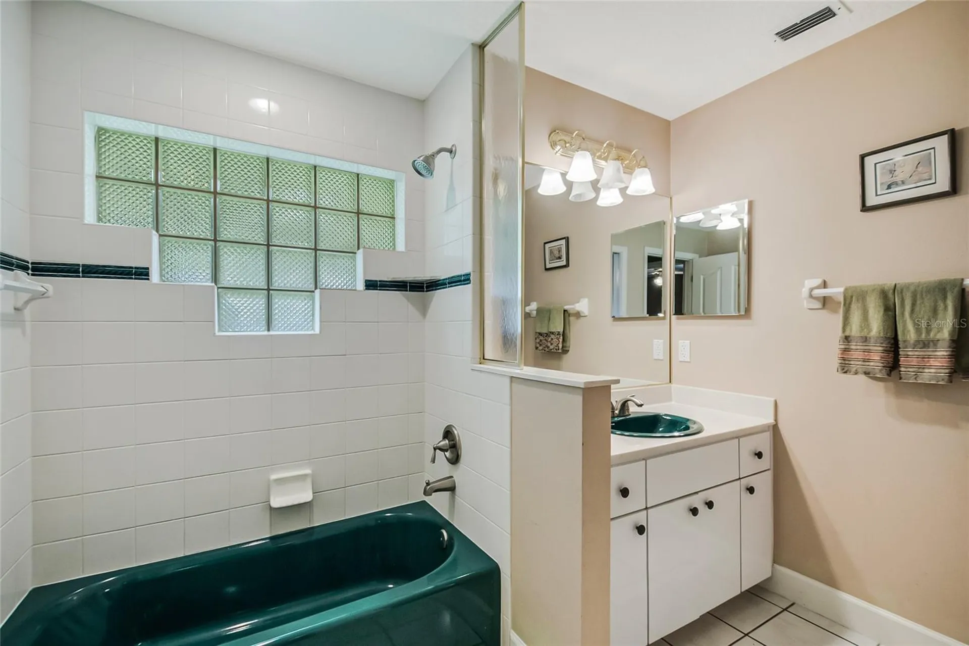 2672 Lake Jackson Circle Apopka FL 32703