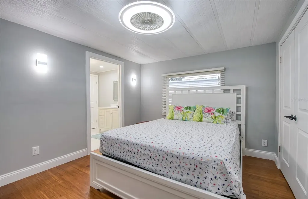407 Dolphin Drive S Oldsmar FL 34677