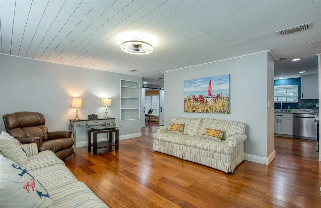 407 Dolphin Drive S Oldsmar FL 34677