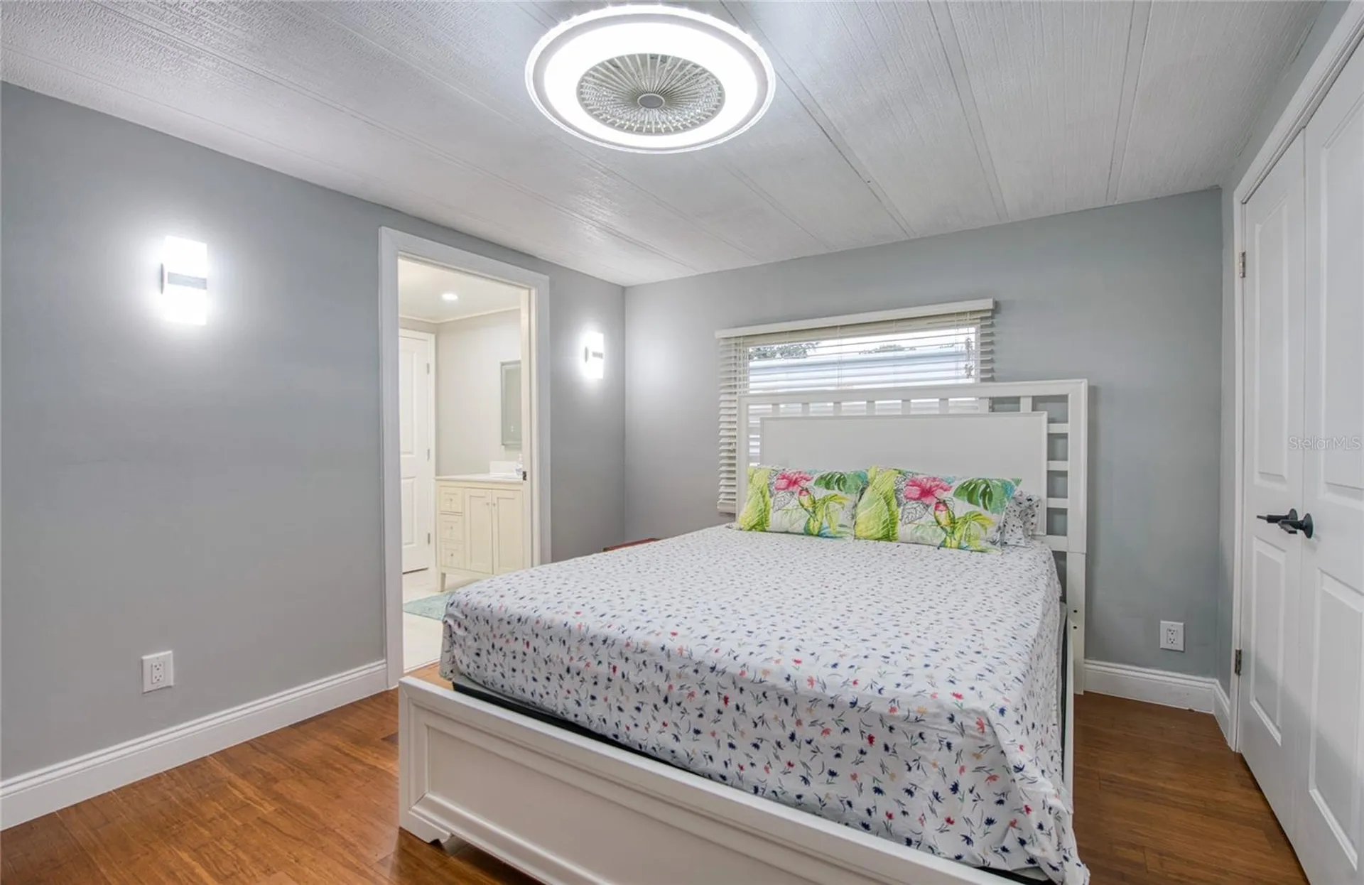 407 Dolphin Drive S Oldsmar FL 34677