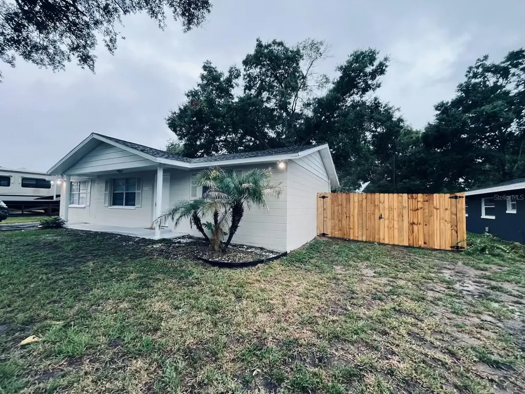 5323 Satsuma Drive Zephyrhills FL 33542
