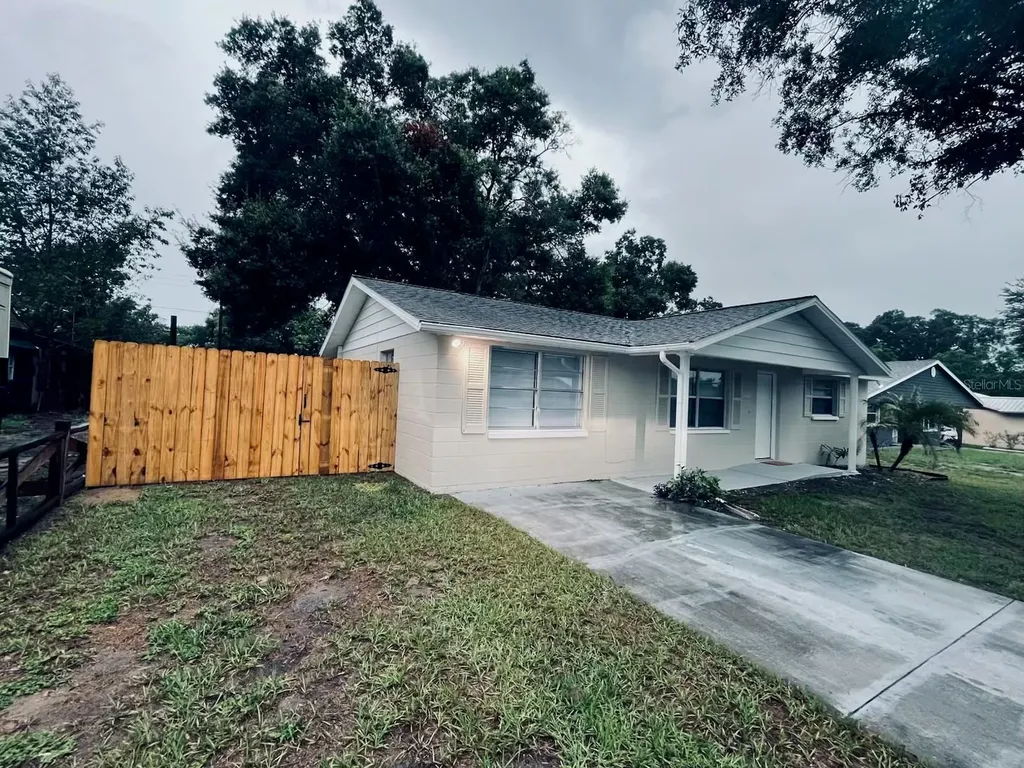 5323 Satsuma Drive Zephyrhills FL 33542